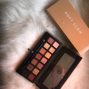 🚨SOLD🚨Anastasia Beverly Hills Soft Glam pallete
